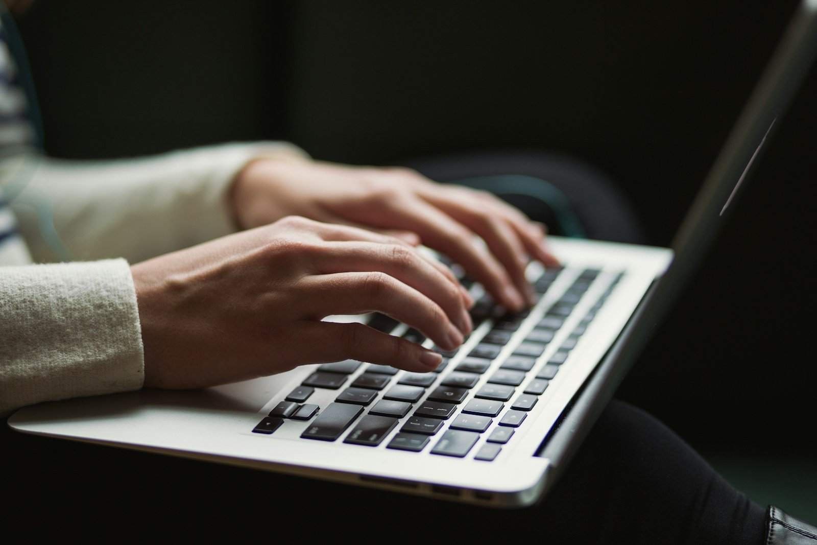 Shopify vs WooCommerce guide for business websites